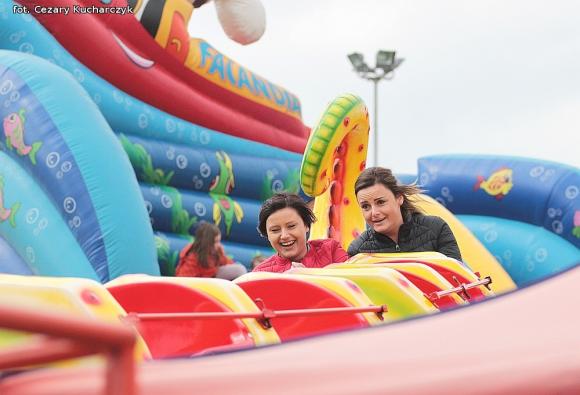 Mali kutnianie w lunaparku