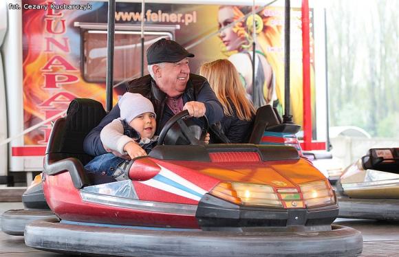 Mali kutnianie w lunaparku