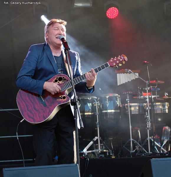 Ryzykować mimo strat, w życiu brać jak najwięcej. Koncert Andrzeja Rybińskiego