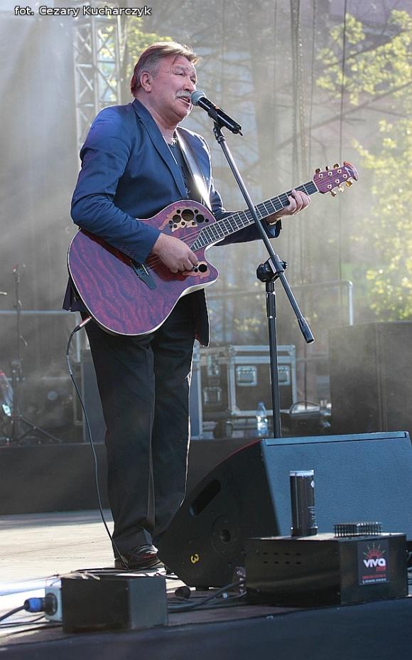 Ryzykować mimo strat, w życiu brać jak najwięcej. Koncert Andrzeja Rybińskiego