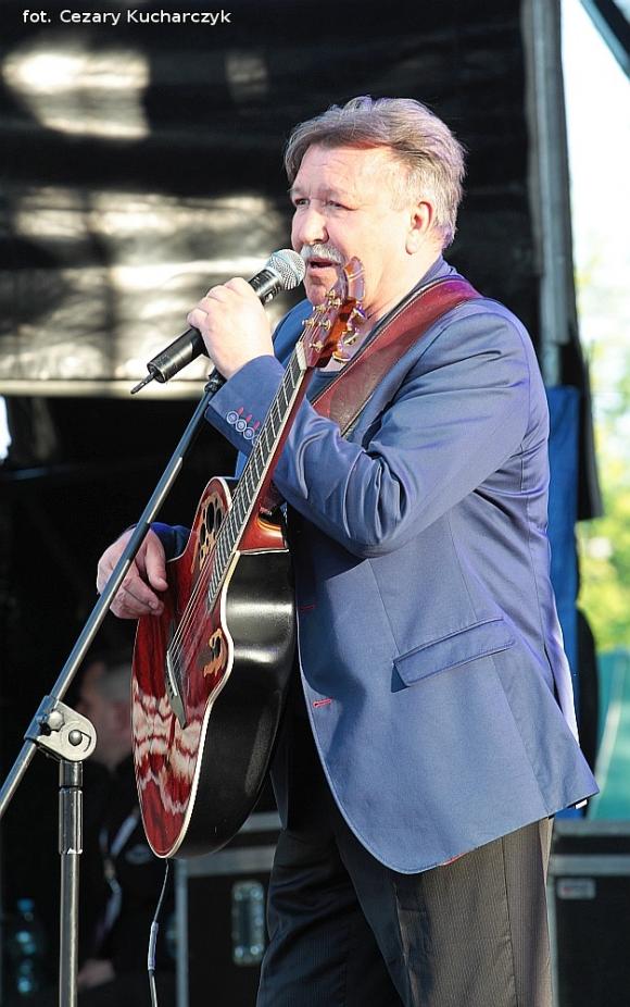 Ryzykować mimo strat, w życiu brać jak najwięcej. Koncert Andrzeja Rybińskiego