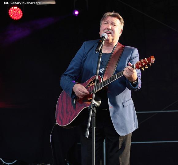 Ryzykować mimo strat, w życiu brać jak najwięcej. Koncert Andrzeja Rybińskiego