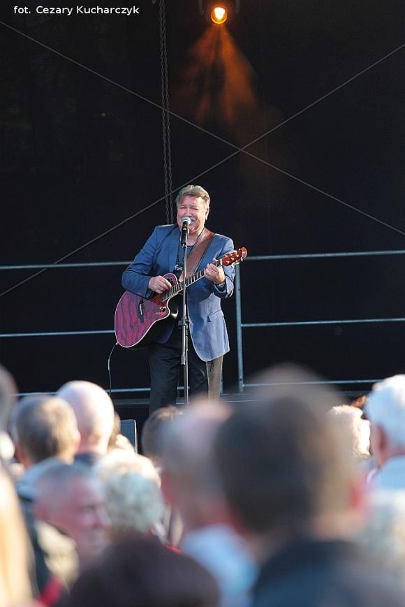 Ryzykować mimo strat, w życiu brać jak najwięcej. Koncert Andrzeja Rybińskiego