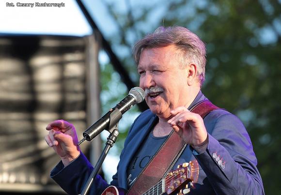 Ryzykować mimo strat, w życiu brać jak najwięcej. Koncert Andrzeja Rybińskiego