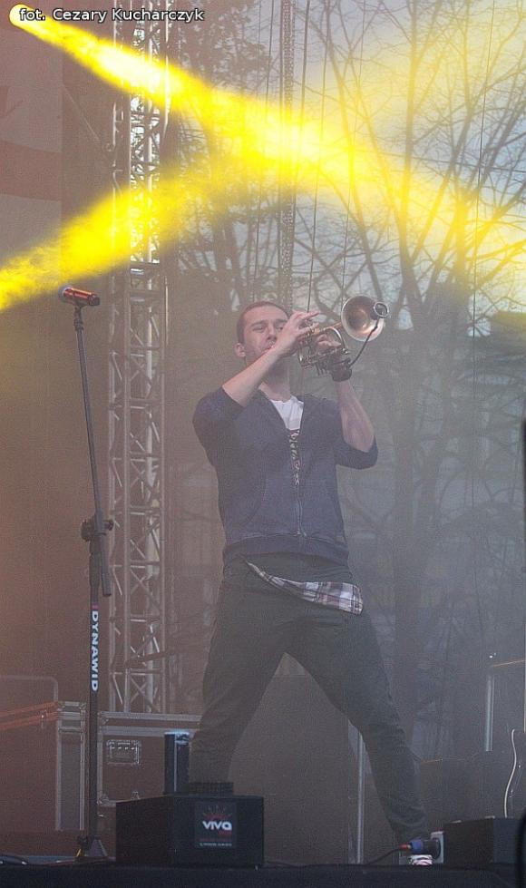 Hej ludzie, po to żyjemy, aby dawać miłość innym. Enej na koniec majówki