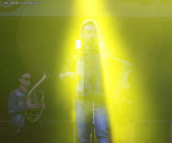 Hej ludzie, po to żyjemy, aby dawać miłość innym. Enej na koniec majówki