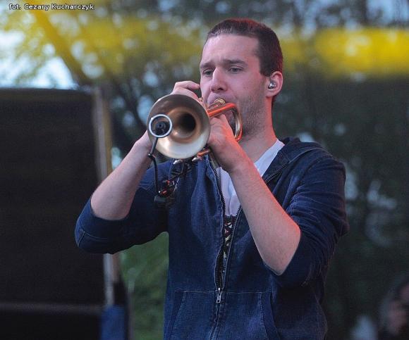 Hej ludzie, po to żyjemy, aby dawać miłość innym. Enej na koniec majówki