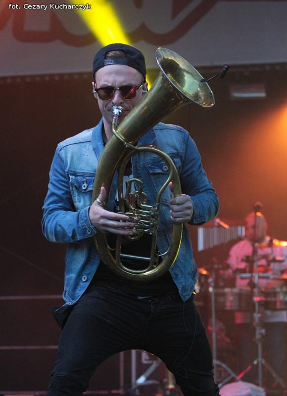 Hej ludzie, po to żyjemy, aby dawać miłość innym. Enej na koniec majówki