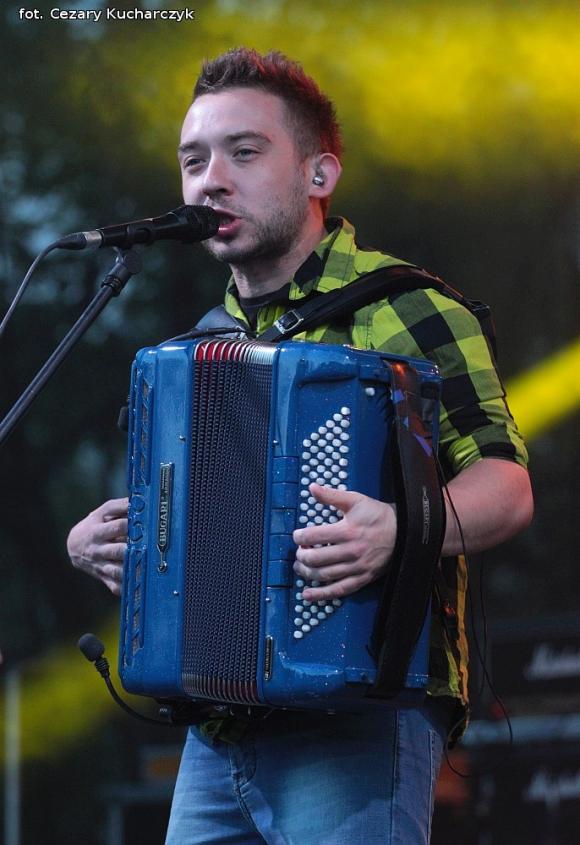 Hej ludzie, po to żyjemy, aby dawać miłość innym. Enej na koniec majówki