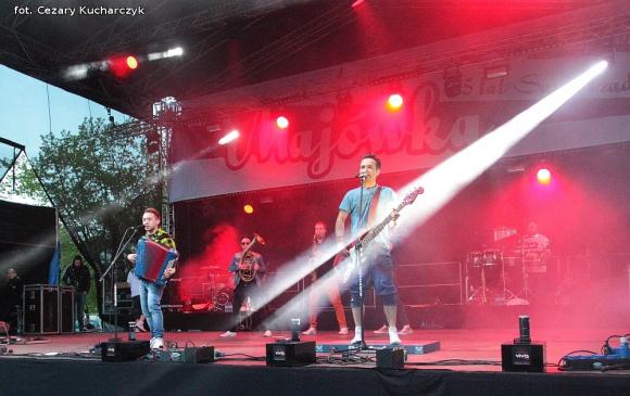 Hej ludzie, po to żyjemy, aby dawać miłość innym. Enej na koniec majówki