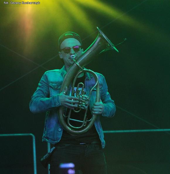 Hej ludzie, po to żyjemy, aby dawać miłość innym. Enej na koniec majówki