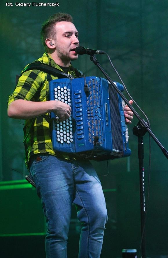 Hej ludzie, po to żyjemy, aby dawać miłość innym. Enej na koniec majówki