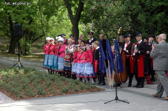Dzień Róży. Odsłonięcie pomnika Wituszyńskiego i kiermasz różany