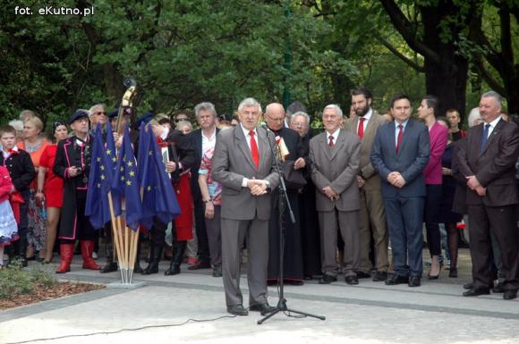Dzień Róży. Odsłonięcie pomnika Wituszyńskiego i kiermasz różany