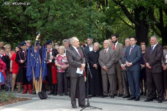 Dzień Róży. Odsłonięcie pomnika Wituszyńskiego i kiermasz różany