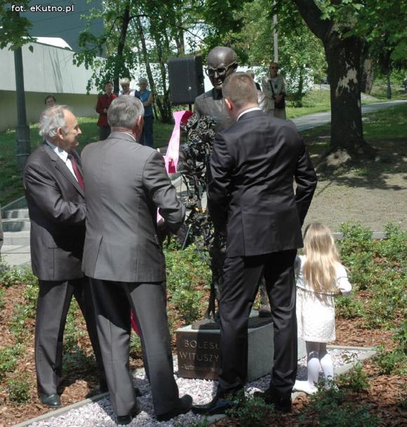 Dzień Róży. Odsłonięcie pomnika Wituszyńskiego i kiermasz różany