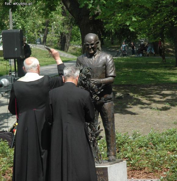 Dzień Róży. Odsłonięcie pomnika Wituszyńskiego i kiermasz różany