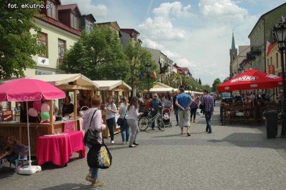 Dzień Róży. Odsłonięcie pomnika Wituszyńskiego i kiermasz różany