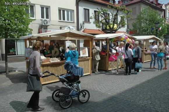 Dzień Róży. Odsłonięcie pomnika Wituszyńskiego i kiermasz różany
