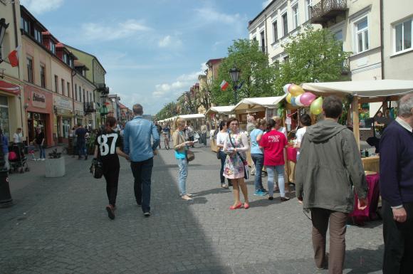 Dzień Róży. Odsłonięcie pomnika Wituszyńskiego i kiermasz różany