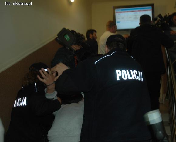 Zatrzymani nieletni z Żychlina trafią do schroniska dla nieletnich