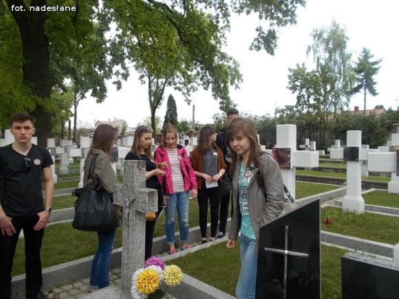 Szli śladami historii i zabytków Kutna oraz dziejów 37 Łęczyckiego Pułku Piechoty