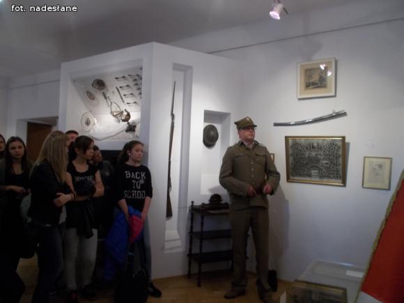 Szli śladami historii i zabytków Kutna oraz dziejów 37 Łęczyckiego Pułku Piechoty