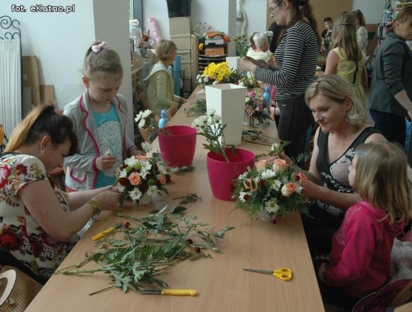Kwiatki na Dzień Matki - warsztaty florystyczne