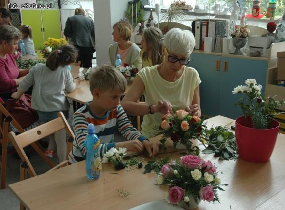 Kwiatki na Dzień Matki - warsztaty florystyczne