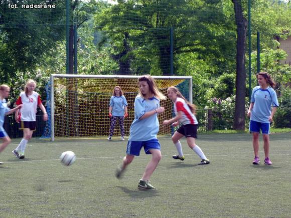 Turniej piłki nożnej dziewcząt Trójka Cup