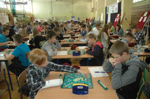 Trwają Ogólnopolskie Mistrzostwa Szkół w SCRABBLE w Kutnie
