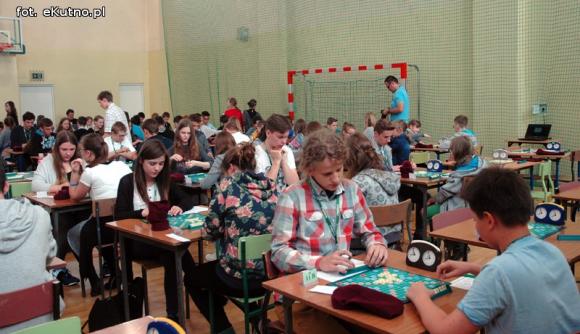 Trwają Ogólnopolskie Mistrzostwa Szkół w SCRABBLE w Kutnie