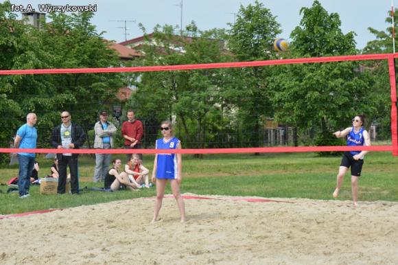 Dziewczęta z Żychlina najlepsze w siatkówce plażowej
