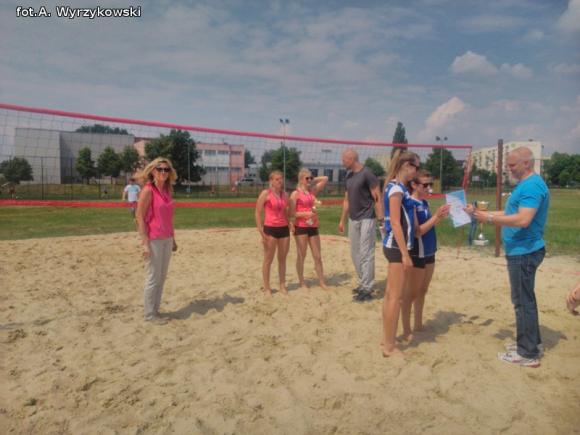 Dziewczęta z Żychlina najlepsze w siatkówce plażowej