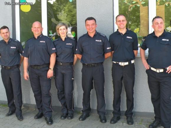 Policjanci w punkcie przedszkolnym Kolorowy Świat