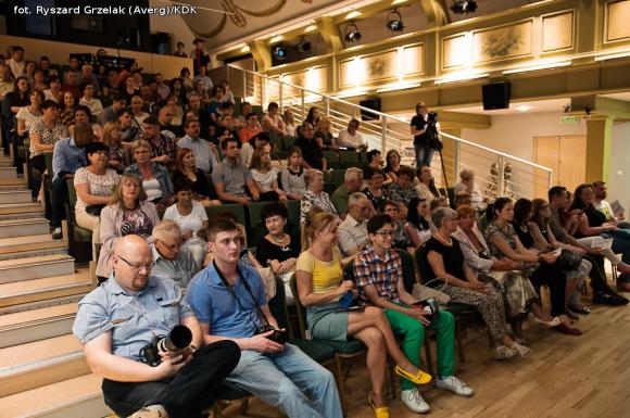 Recenzja: 40. premiera Grupy Teatralnej od jutra każdego rozweseli