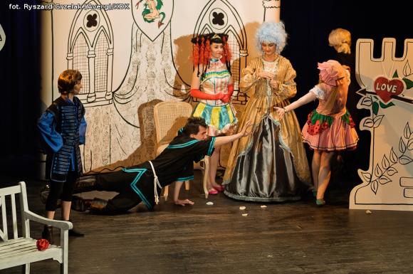 Recenzja: 40. premiera Grupy Teatralnej od jutra każdego rozweseli