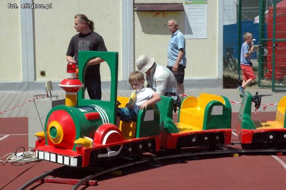 eKologia: Trwa Piknik EKO przy Szkole Podstawowej nr 1