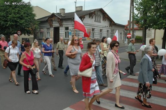 Radosny i kolorowy Marsz dla Życia i Rodziny. Zapraszamy na stadion