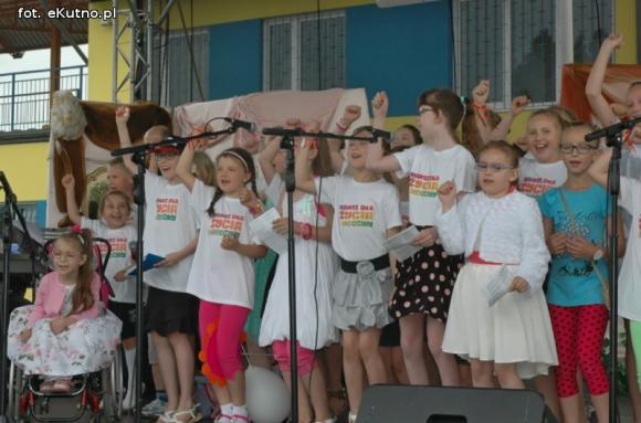 Radosny i kolorowy Marsz dla Życia i Rodziny. Zapraszamy na stadion