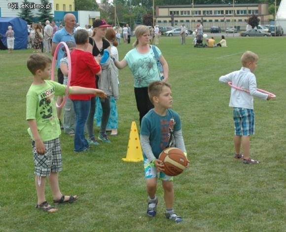 Radosny i kolorowy Marsz dla Życia i Rodziny. Zapraszamy na stadion