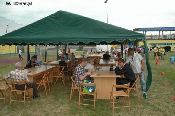 Radosny i kolorowy Marsz dla Życia i Rodziny. Zapraszamy na stadion