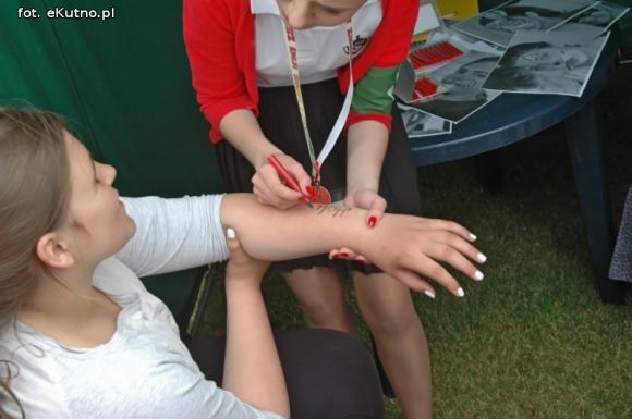 Radosny i kolorowy Marsz dla Życia i Rodziny. Zapraszamy na stadion