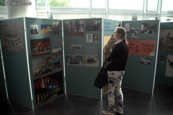 Zapraszamy na wystawę Przybyli, odeszli... są: Żydzi polscy