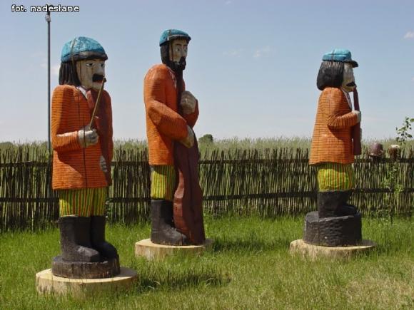 Kutnowska rzeźba w skansenie w Kwiatówku