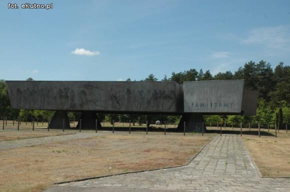 Młodzi kutnianie w Muzeum Obozu Zagłady Kulmhof w Chełmnie nad Nerem
