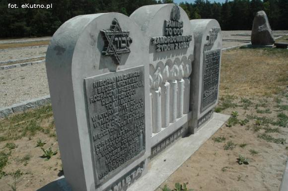 Młodzi kutnianie w Muzeum Obozu Zagłady Kulmhof w Chełmnie nad Nerem