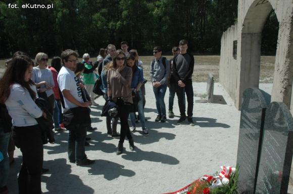 Młodzi kutnianie w Muzeum Obozu Zagłady Kulmhof w Chełmnie nad Nerem