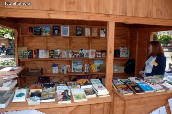 Książki przewietrzone. Trwa rajd Odjazdowy Bibliotekarz