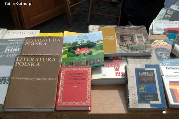 Książki przewietrzone. Trwa rajd Odjazdowy Bibliotekarz